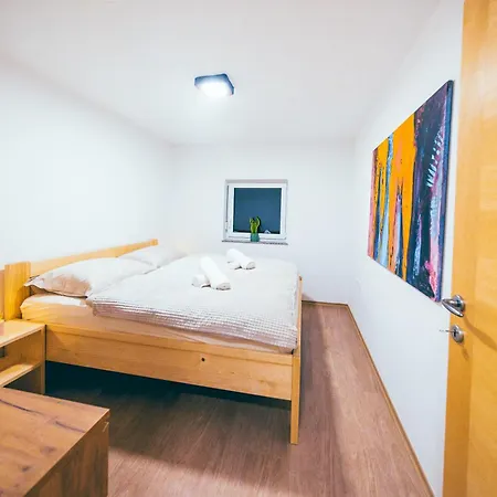 House Vinaria * Zgornja Loznica